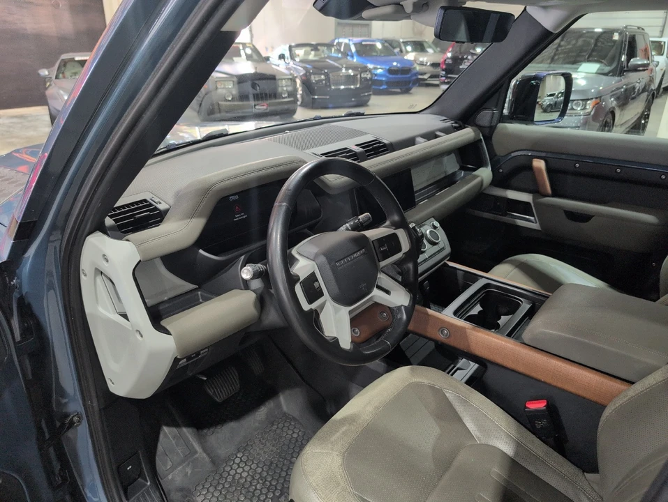 2020 Land Rover Defender 110 - Image 8 of 12