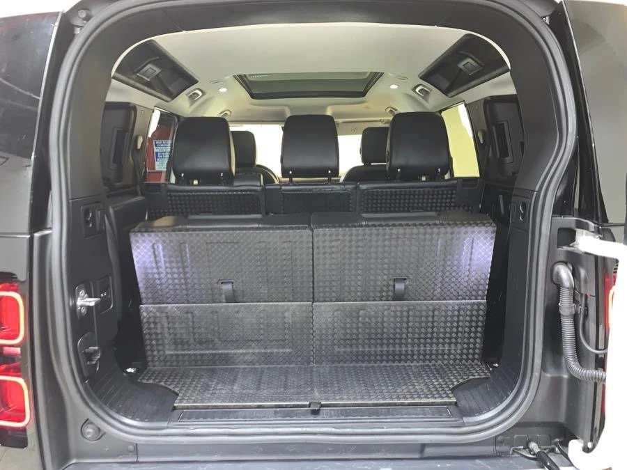 2020 Land Rover Defender L663 - Image 10 of 17