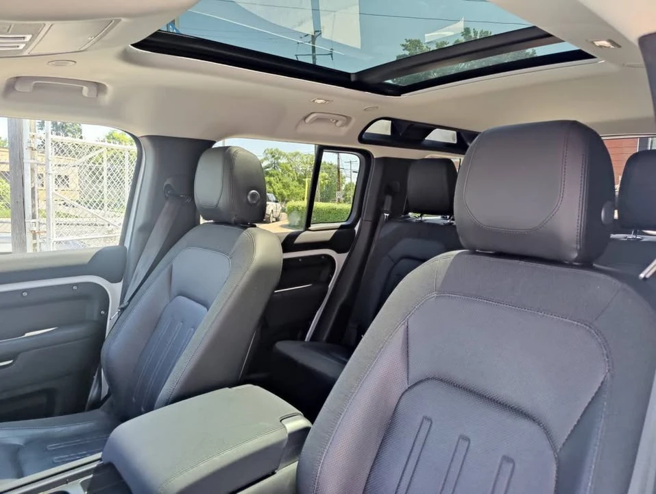 2020 Land Rover Defender L663 - Image 11 of 17
