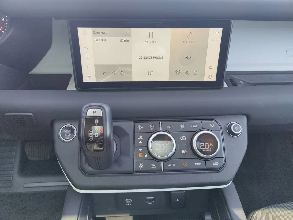 2020 Land Rover Defender L663 - Image 15 of 17