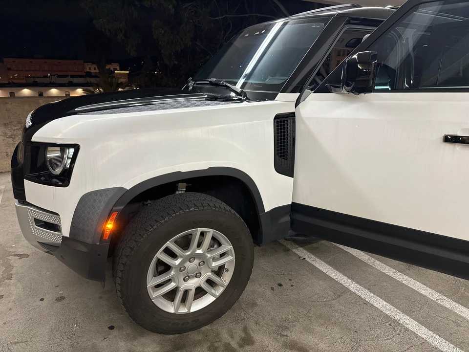 2020 Land Rover Defender L663 - Image 29 of 31