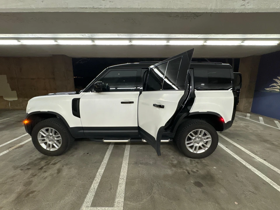 2020 Land Rover Defender L663 - Image 23 of 31