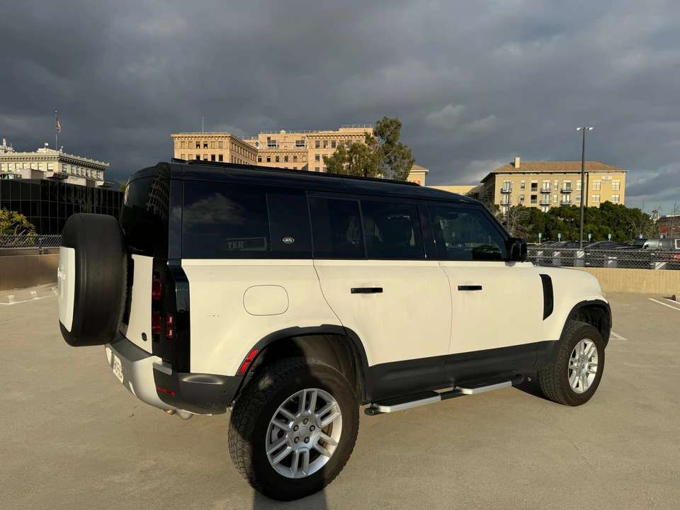 2020 Land Rover Defender L663 - Image 17 of 31