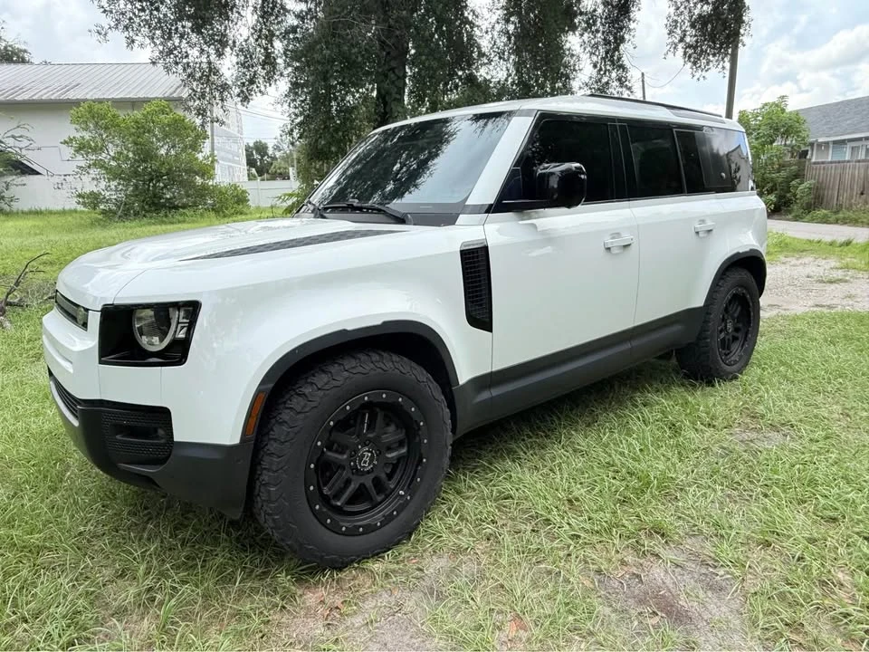 2020 Land Rover Defender L663 - Image 8 of 18