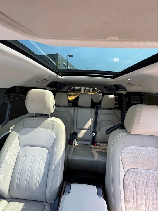 2020 Land Rover Defender L663 - Image 12 of 17