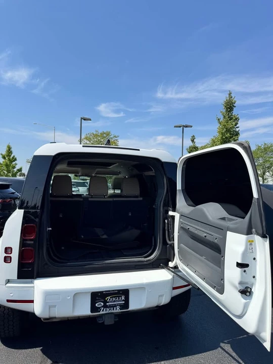 2020 Land Rover Defender L663 - Image 7 of 17