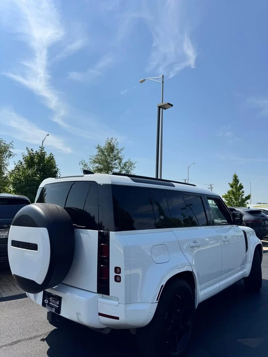 2020 Land Rover Defender L663 - Image 4 of 17