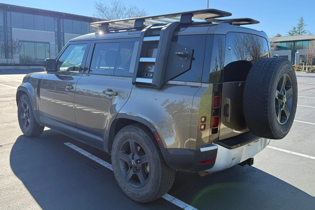 2020 Land Rover Defender 110 - Image 4 of 31