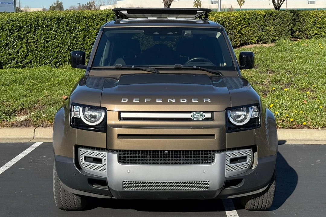 2020 Land Rover Defender 110 - Image 2 of 31