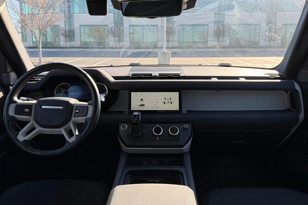 2020 Land Rover Defender 110 - Image 22 of 31