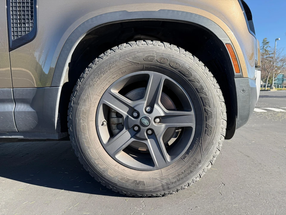 2020 Land Rover Defender 110 - Image 21 of 31