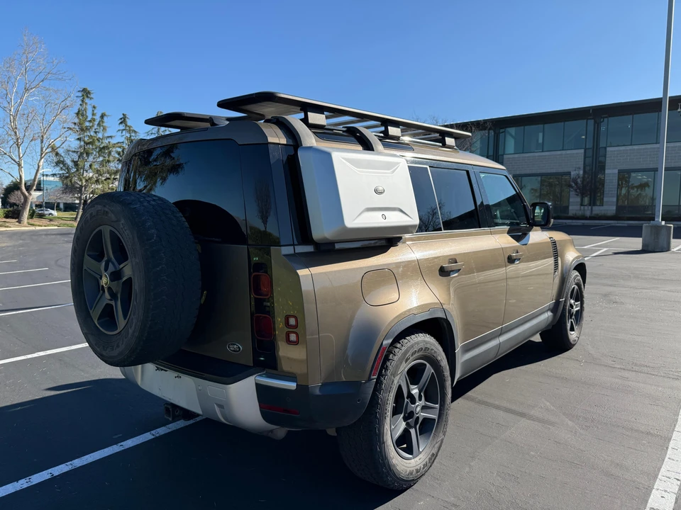 2020 Land Rover Defender 110 - Image 7 of 31