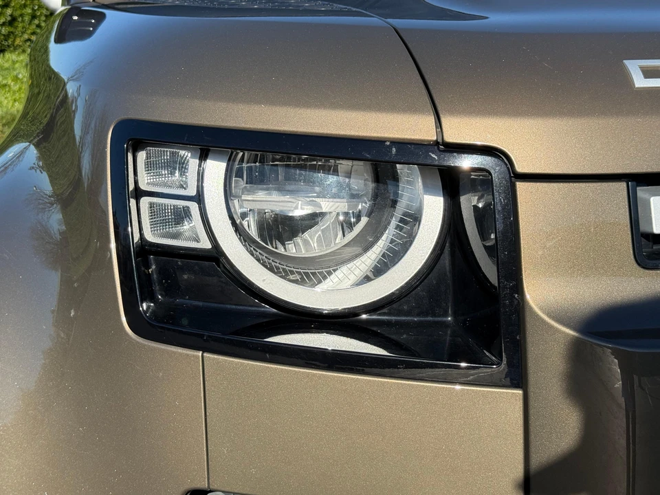2020 Land Rover Defender 110 - Image 9 of 31