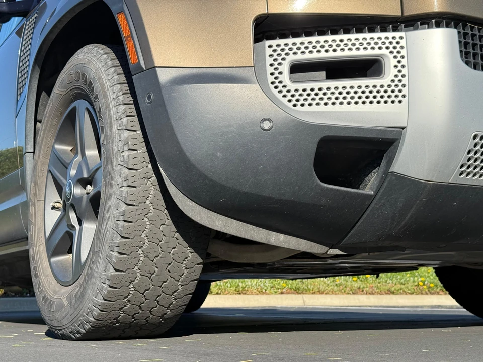 2020 Land Rover Defender 110 - Image 10 of 31