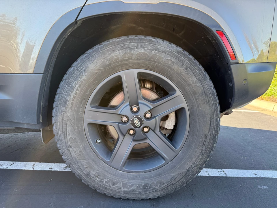 2020 Land Rover Defender 110 - Image 19 of 31