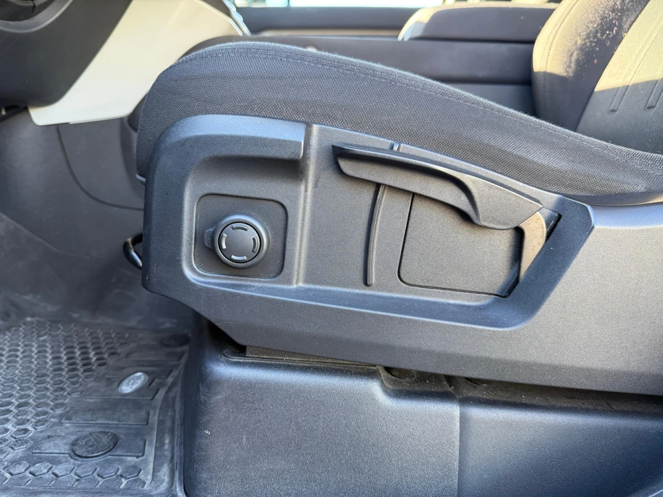 2020 Land Rover Defender 110 - Image 28 of 31