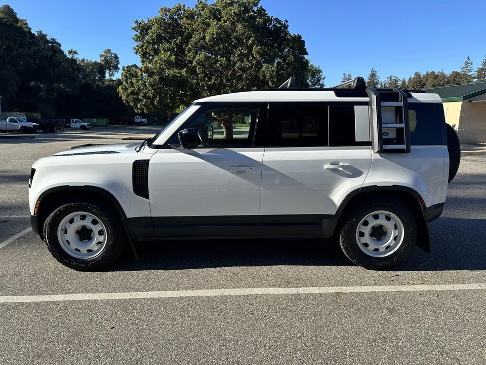 2020 Land Rover Defender L663 - Image 8 of 26