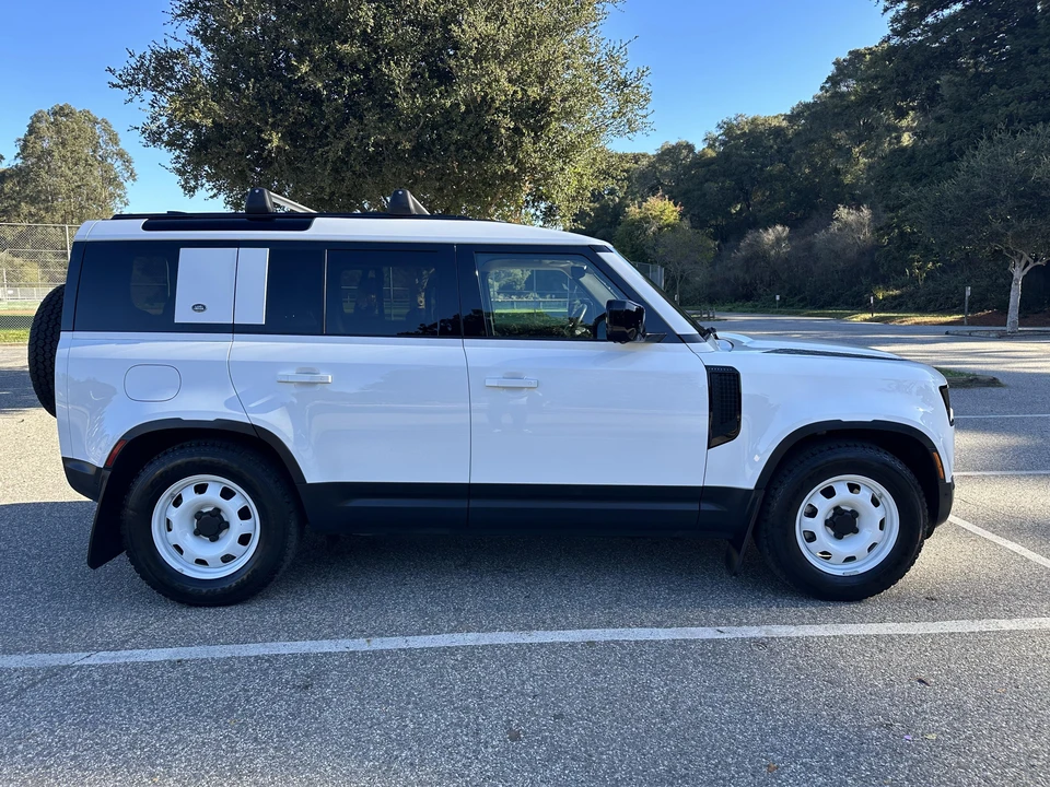 2020 Land Rover Defender L663 - Image 10 of 26