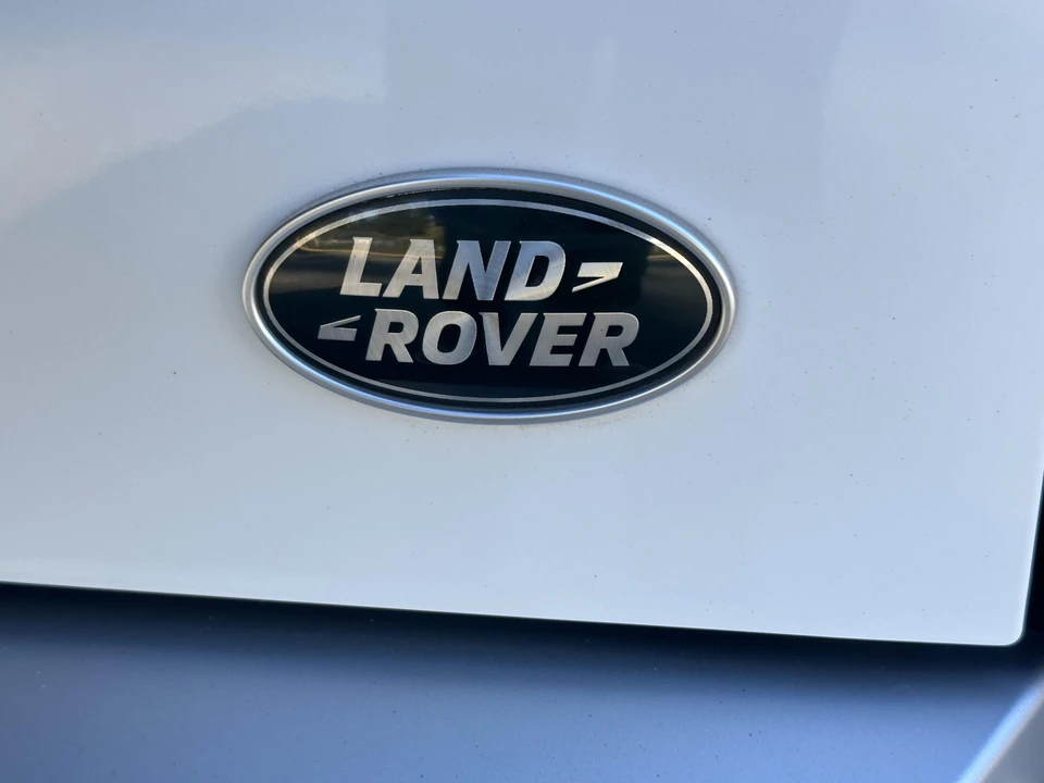 2020 Land Rover Defender L663 - Image 23 of 26