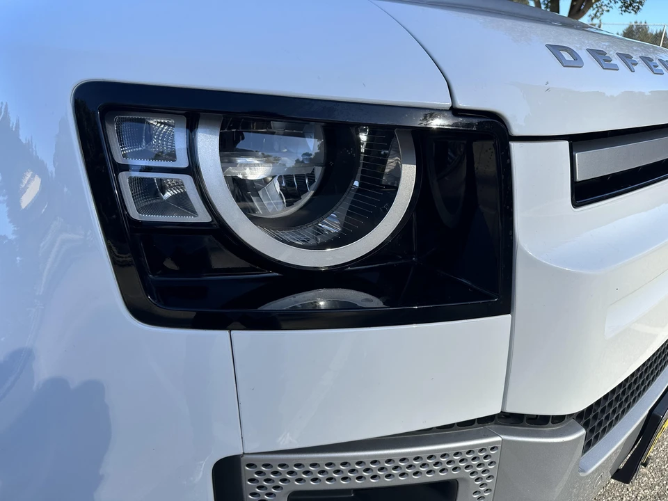 2020 Land Rover Defender L663 - Image 11 of 26
