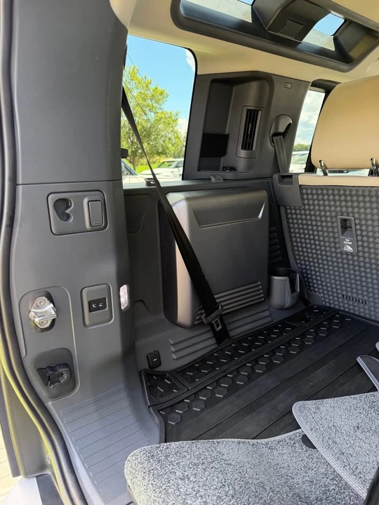 2020 Land Rover Defender L663 - Image 12 of 16