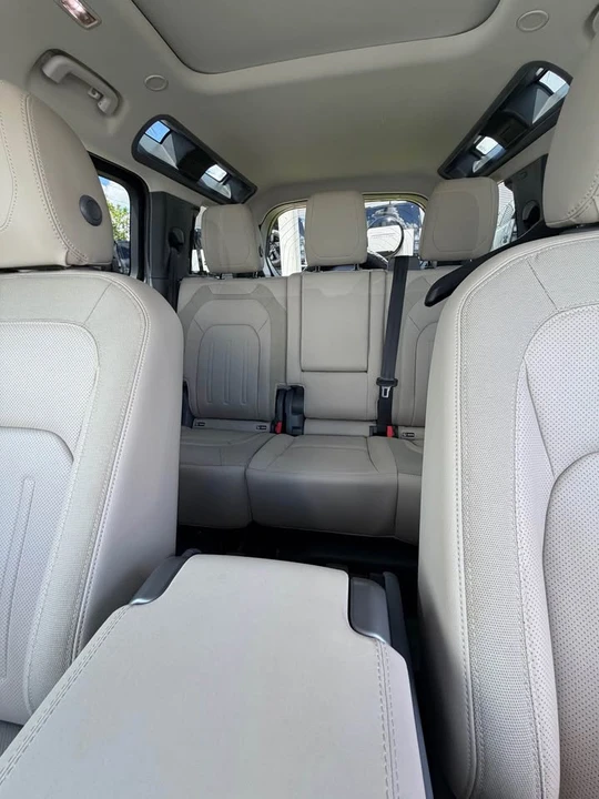 2020 Land Rover Defender L663 - Image 10 of 16