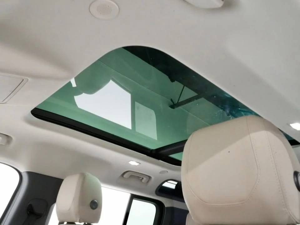 2020 Land Rover Defender L663 - Image 6 of 20