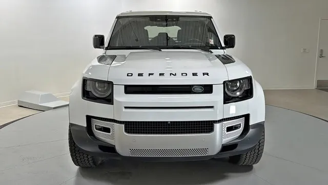 2020 Land Rover Defender 110 SE