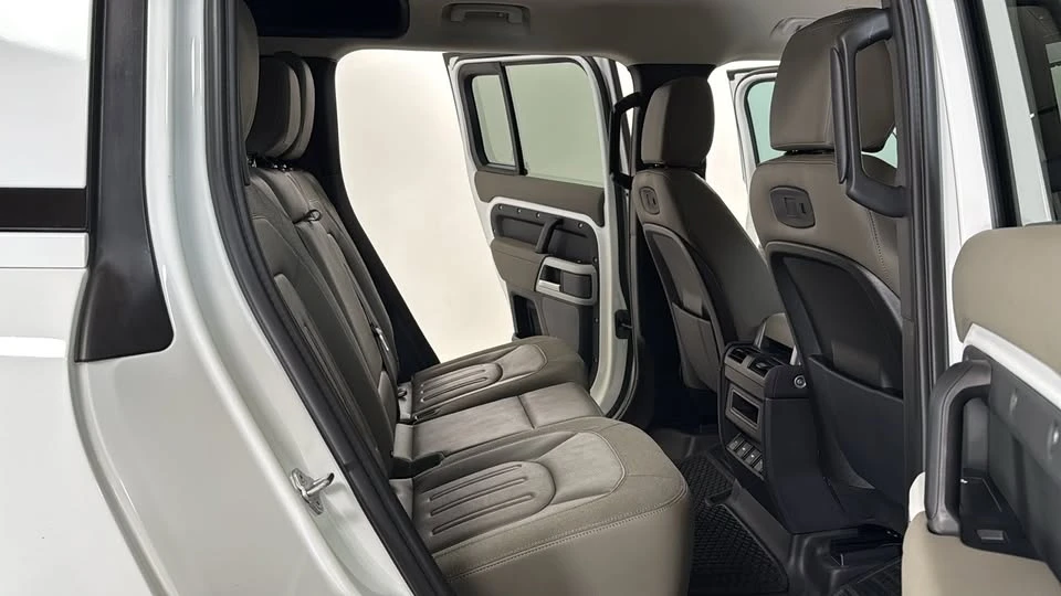 2020 Land Rover Defender L663 - Image 11 of 16