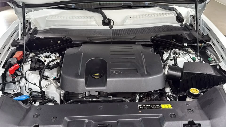 2020 Land Rover Defender L663 - Image 13 of 16