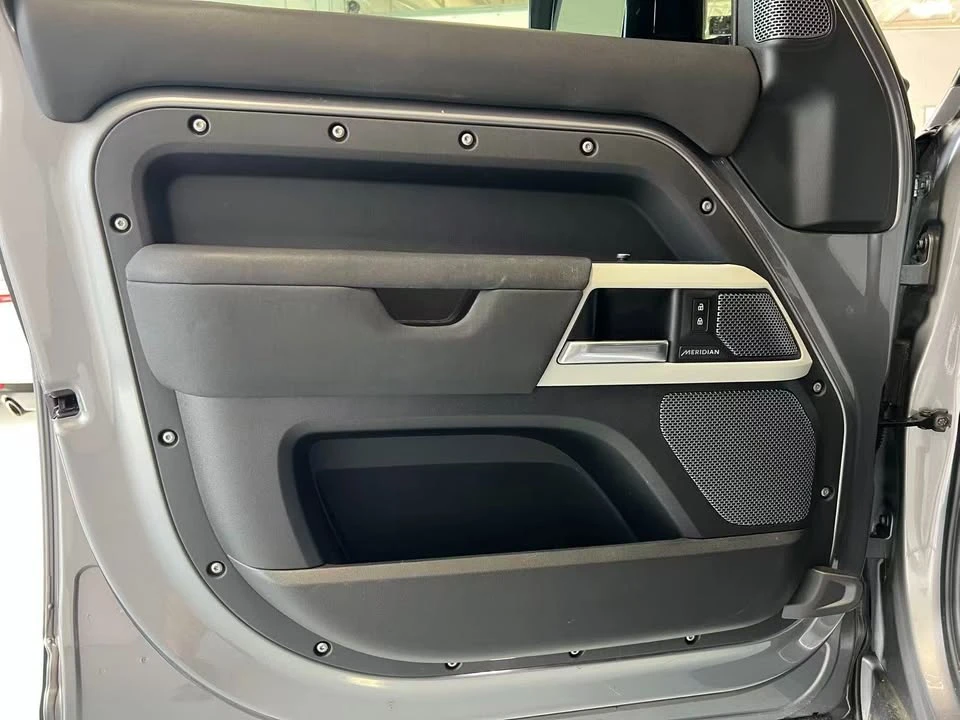 2020 Land Rover Defender L663 - Image 8 of 11
