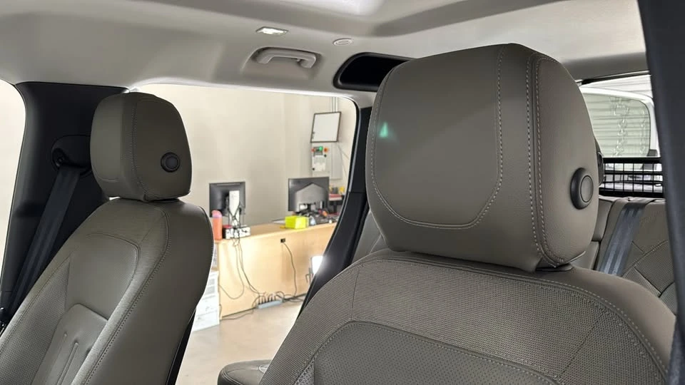 2020 Land Rover Defender L663 - Image 8 of 12