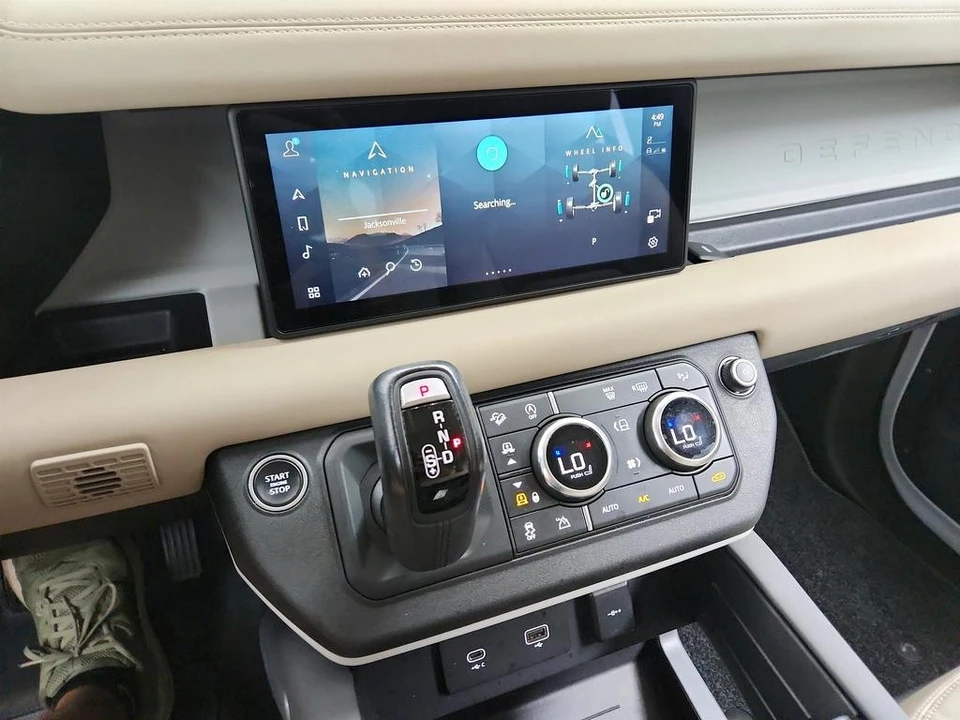 2020 Land Rover Defender L663 - Image 19 of 31