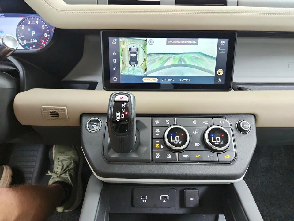2020 Land Rover Defender L663 - Image 22 of 31