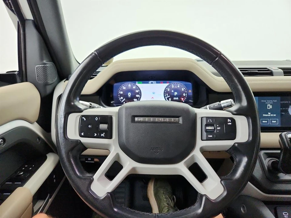 2020 Land Rover Defender L663 - Image 17 of 31