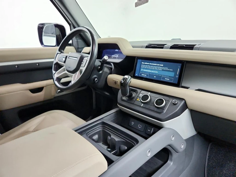 2020 Land Rover Defender L663 - Image 27 of 31