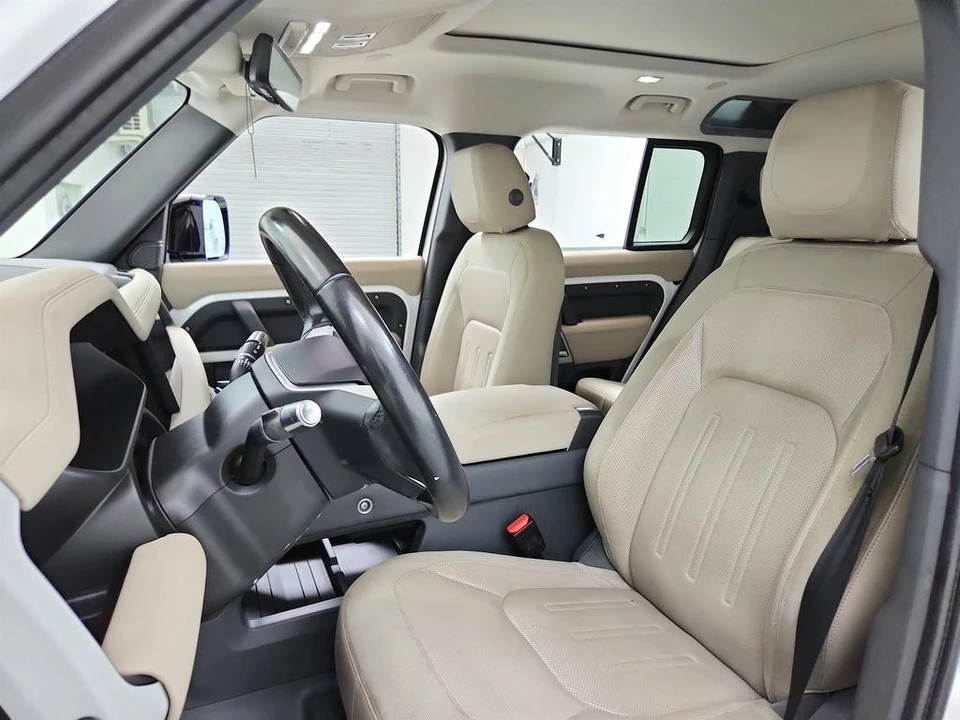 2020 Land Rover Defender L663 - Image 14 of 31