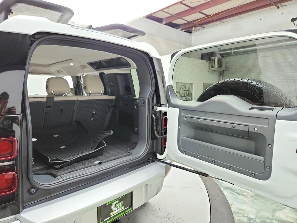 2020 Land Rover Defender L663 - Image 31 of 31