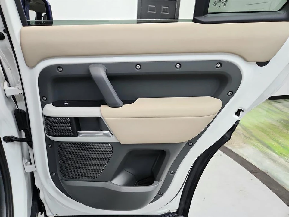 2020 Land Rover Defender L663 - Image 31 of 31