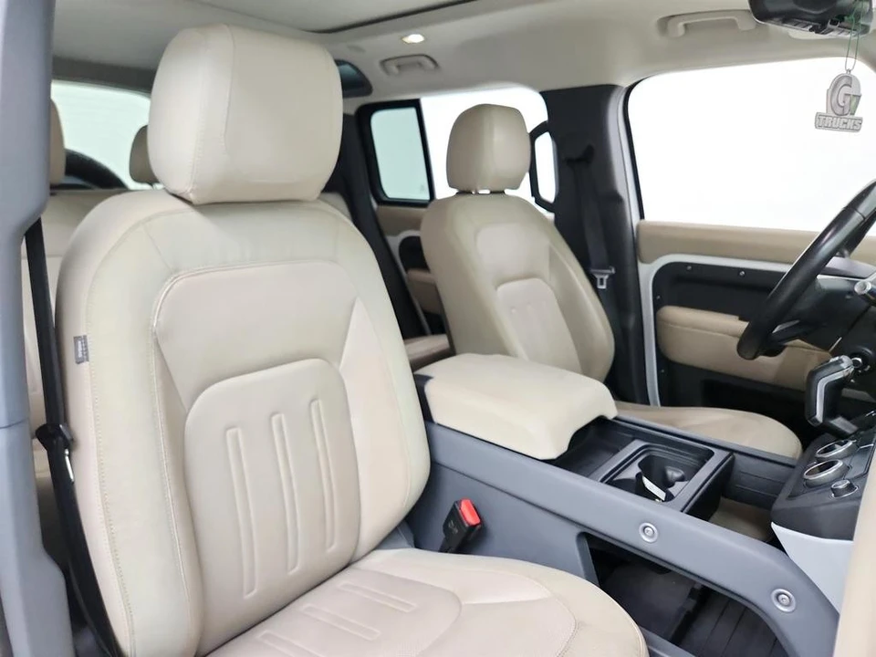 2020 Land Rover Defender L663 - Image 28 of 31