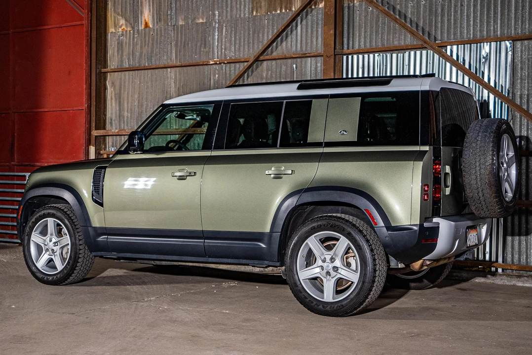 2020 Land Rover Defender L663 - Image 17 of 31