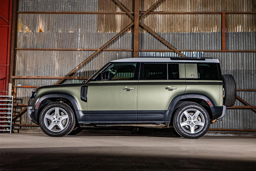 2020 Land Rover Defender L663 - Image 16 of 31