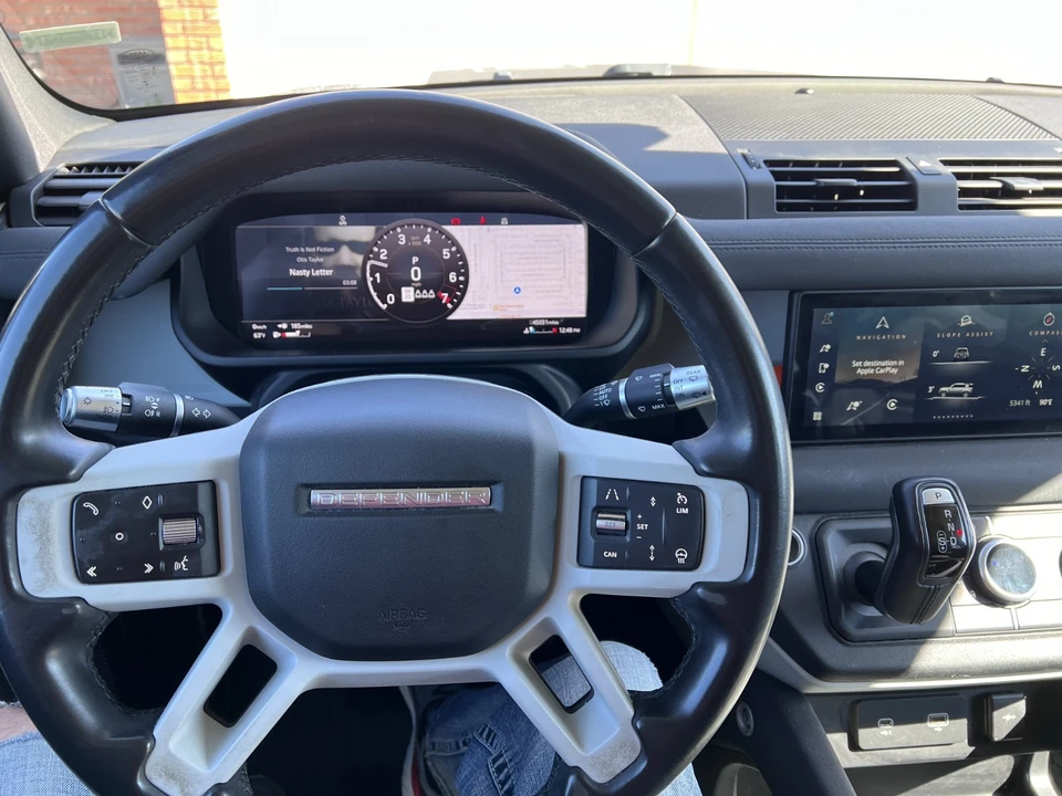 2020 Land Rover Defender 110 - Image 17 of 21