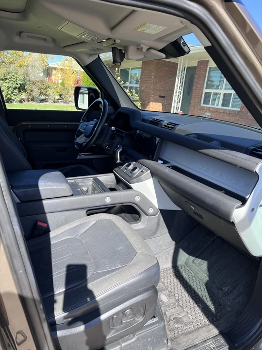 2020 Land Rover Defender 110 - Image 9 of 21