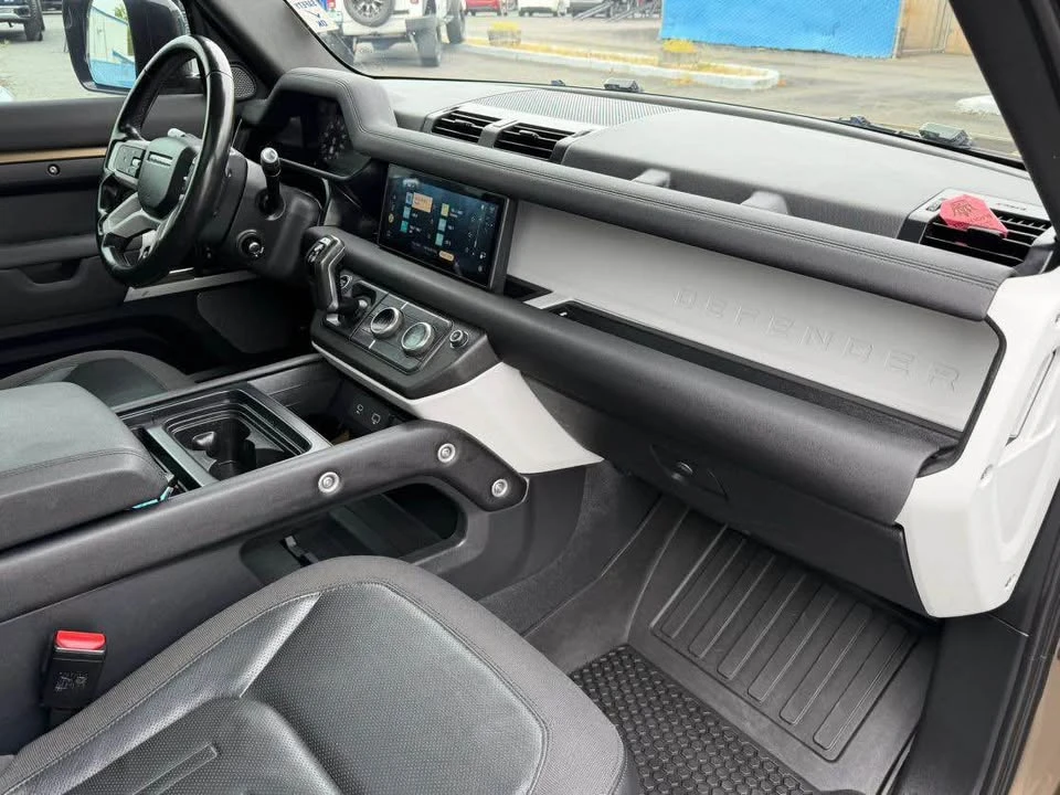 2020 Land Rover Defender L663 - Image 17 of 19