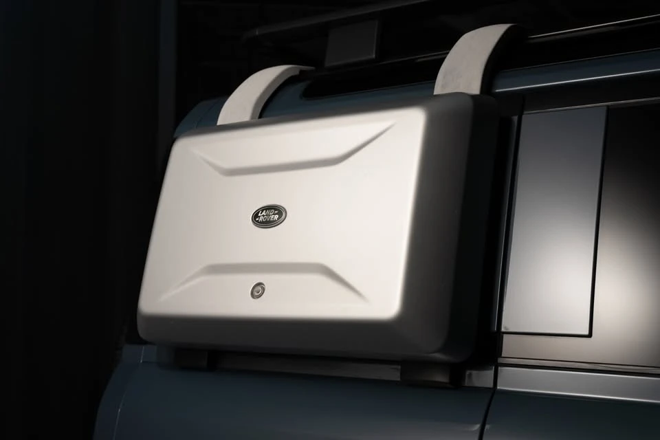2020 Land Rover Defender L663 - Image 7 of 18
