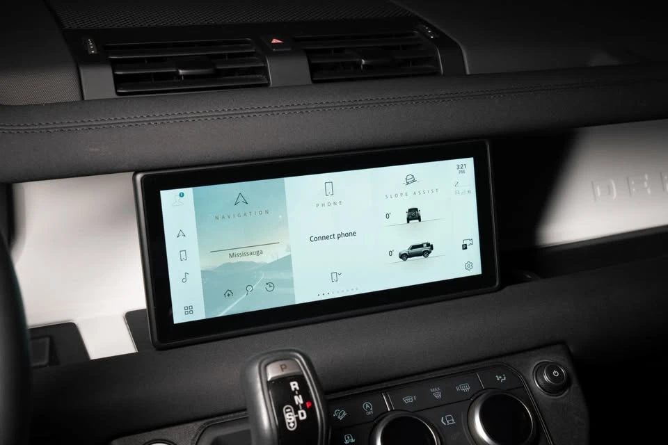 2020 Land Rover Defender L663 - Image 12 of 18