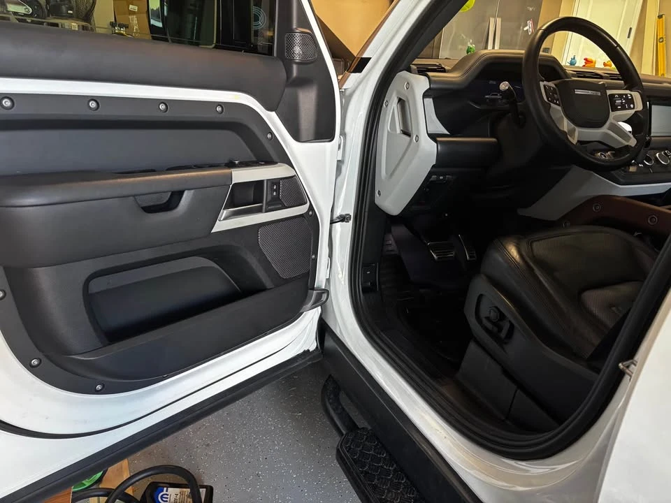 2020 Land Rover Defender L663 - Image 7 of 16