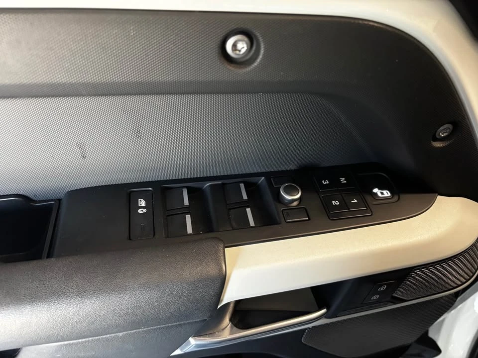 2020 Land Rover Defender L663 - Image 10 of 16