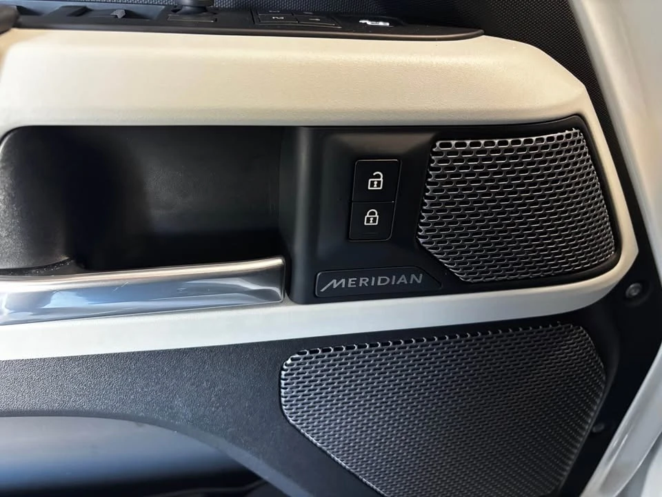 2020 Land Rover Defender L663 - Image 12 of 16